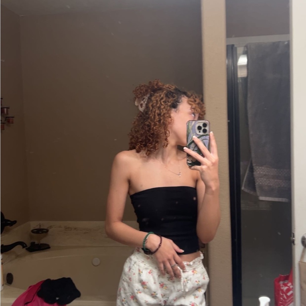 Meet your Posher, Kira